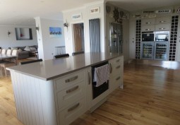 Kitchen (With Island)