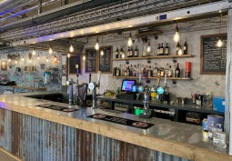 Pub / Bar