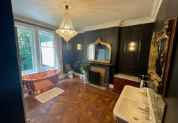 Bathroom (Large), Bathroom (2 sinks), Bathroom (Copper Bath)
