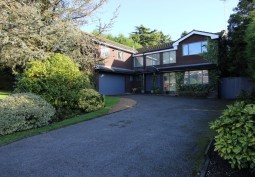 House / Cottage Exterior