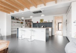 Kitchen (With Island)
