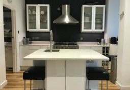 Kitchen (With Island)