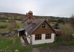 House / Cottage Exterior