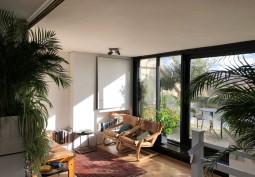Livingroom, Coronavirus-Friendly