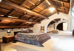 Bedroom, Styled Ceiling