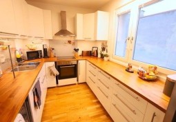 Kitchen (Cream or White units), Kitchen (Modern), Coronavirus-Friendly at Apartment For Filming