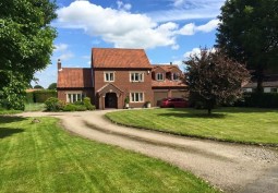 Garage (Double), Coronavirus-Friendly at Large Detached Family Home For Filming, Lincolnshire
