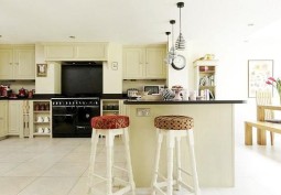 Kitchen (With Island)