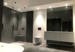Bathroom (Large), Bathroom (Roll Top), Bathroom (2 sinks), Bathroom (Shower and bath)