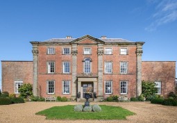 Exterior (Stately Home/Castle)