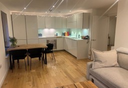 Ground Floor Apartment In London For Filming