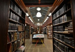 Library / Bookshop, Coronavirus-Friendly