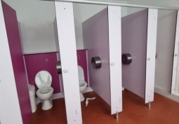 Toilet / Toilet Block
