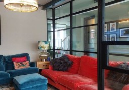 Livingroom, Windows