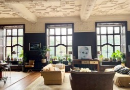 Livingroom, Windows, Styled Ceiling