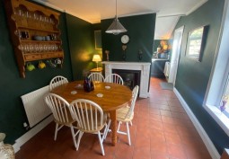 Diningroom, Fireplace, Tiled Floor