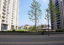 London for filming: 2 high rise buildings overlooking each other