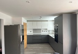 Kitchen (Coloured units), Kitchen (Modern), Kitchen With Table, Kitchen (Electric/Induction Hob)