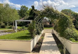 Garden (Rear, Large)