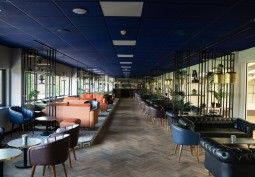 Cafe, Pub / Bar
