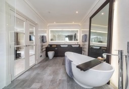 Bathroom (Large), Bathroom (Roll Top), Bathroom (2 sinks)