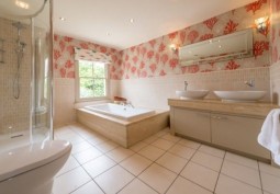 Bathroom (Large), Bathroom (2 sinks), Bathroom (Shower and bath)