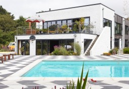 Swimming-pool, Coronavirus-Friendly