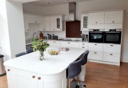 Kitchen (With Island), Kitchen (Cream or White units), Kitchen (Modern), Kitchen (White units), Kitchen (Electric/Induction Hob)