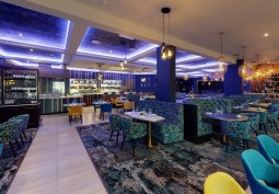 Restaurant, Pub / Bar