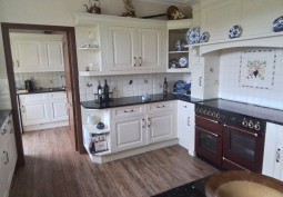 Kitchen (Cream or White units), Kitchen (Electric/Induction Hob)