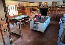Kitchen (With Island), Kitchen (White units), Kitchen (2 Kitchens), Kitchen (Gas Hob)