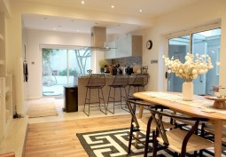 Kitchen (Modern), Kitchen With Table, Kitchen (Gas Hob)