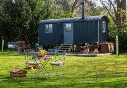 Coronavirus-Friendly, Cabin or Shepherds Hut at Luxury Shepard's Hut With Private River For Filming, Worcestershire