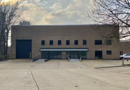 Warehouse (Drive-In), entrance