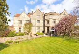 Manor House, Coronavirus-Friendly at Elizabethan Stone Manor House For Filming, Bristol