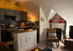 Kitchen (With Island), Kitchen (Coloured units), Kitchen (Modern), Kitchen (Gas Hob)