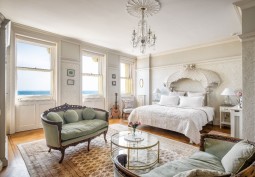 Bedroom (Master/En-Suite)