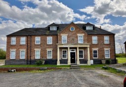 Driveway, Farm, Coronavirus-Friendly