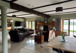 Livingroom, Diningroom, Fireplace, Open-plan