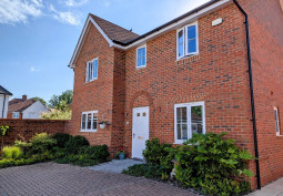 Driveway, Coronavirus-Friendly at Four Bedroom Detached Home For Filming, Berkshire