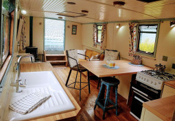 Kitchen With Table, Kitchen (Gas Hob)