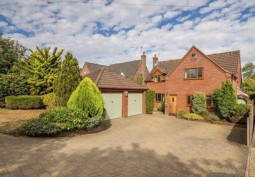 Driveway, Garage (Double), Coronavirus-Friendly at Spacious Detached Family Home For Filming, Norfolk