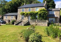 Coronavirus-Friendly at Farmhouse With Swimming Pool For Filming, Bristol