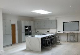 Kitchen (With Island), Kitchen (Coloured units), Kitchen (Modern), Kitchen (Electric/Induction Hob)