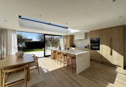 Kitchen (With Island), Kitchen (Wooden Units), Kitchen (Modern), Kitchen With Table, Kitchen (Electric/Induction Hob) at Newly Renovated Modern Family Home For Filming, West Yorkshire