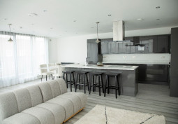 Kitchen (With Island), Kitchen (Coloured units), Kitchen (Modern), Kitchen (Electric/Induction Hob)