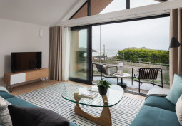 Livingroom, Balcony, Bi-Fold Doors