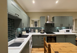 Kitchen (Coloured units), Kitchen (Modern), Kitchen With Table, Kitchen (Electric/Induction Hob)