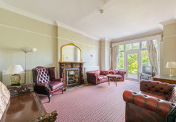 Livingroom, Fireplace