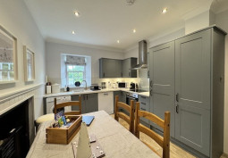 Kitchen (Coloured units), Kitchen (Modern), Kitchen With Table, Kitchen (Electric/Induction Hob)